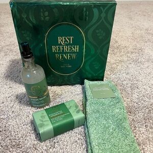 Bath & Body Works “Stress Relief” Gift Set